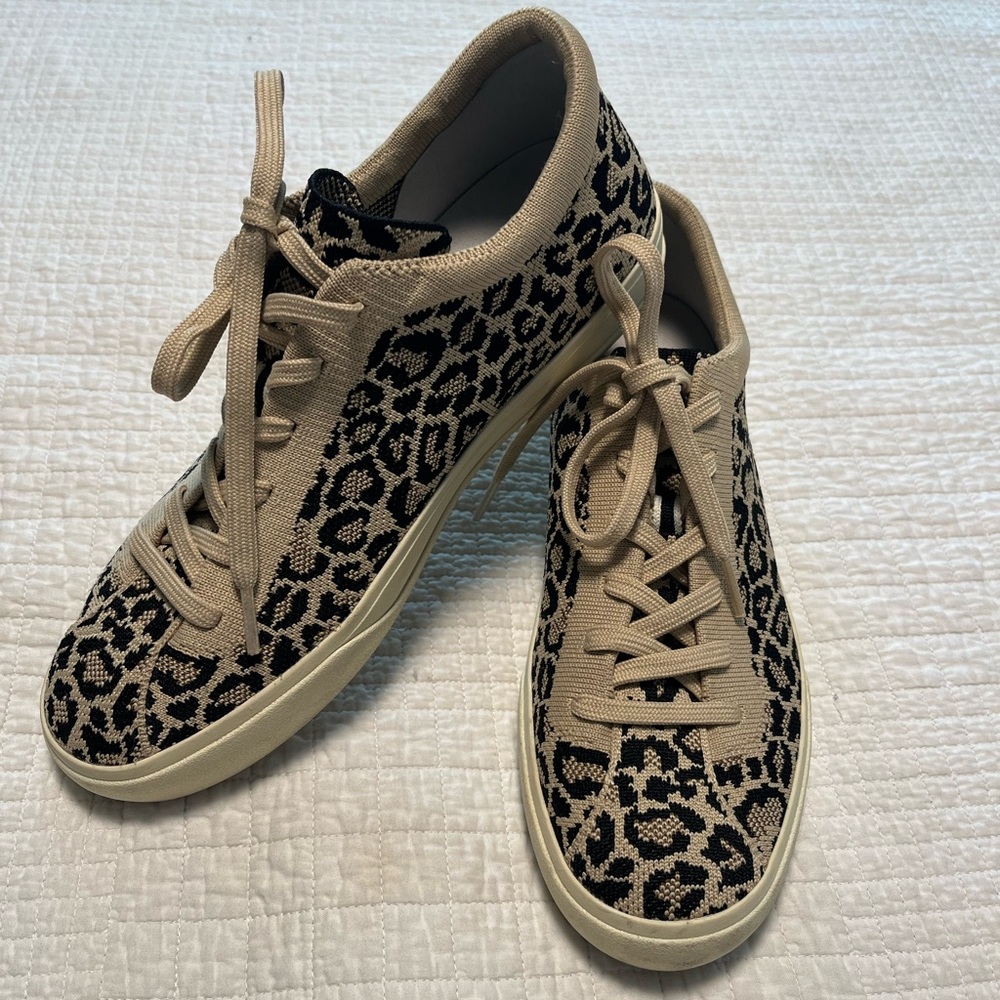 Rothys Lace Up Sneakers Women's Little Desert Cat
Leopard Print Shoes size 10